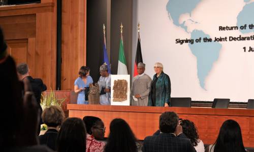  Unterzeichung der gemeinsamen Vereinbarung zur Rückgabe der Benin-Bronzen, Foto: C. Berg