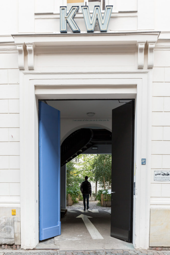 Eingangstor des KW Institute for Contemporary Art